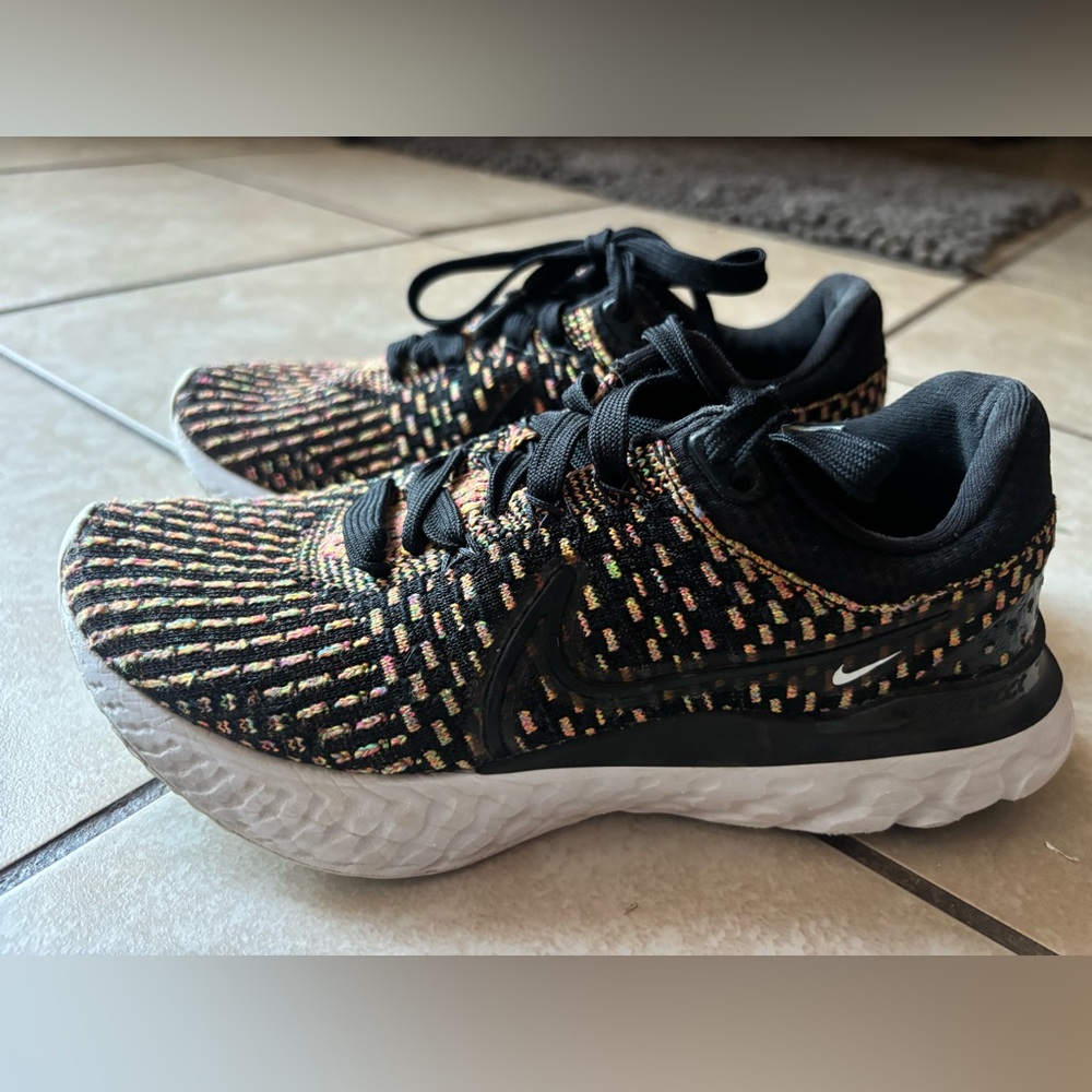 Women’s size 5/Boys size 3 Nike Shoes